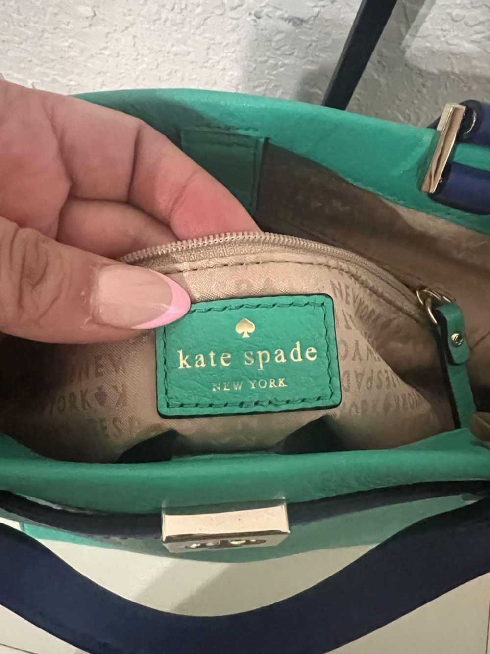 Kate Spade Houston Street Leo Bag - Picture 4 of 8